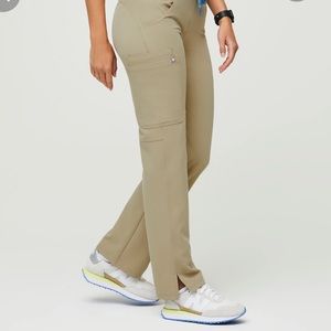 Kade sandstone small figs scrubs never worn